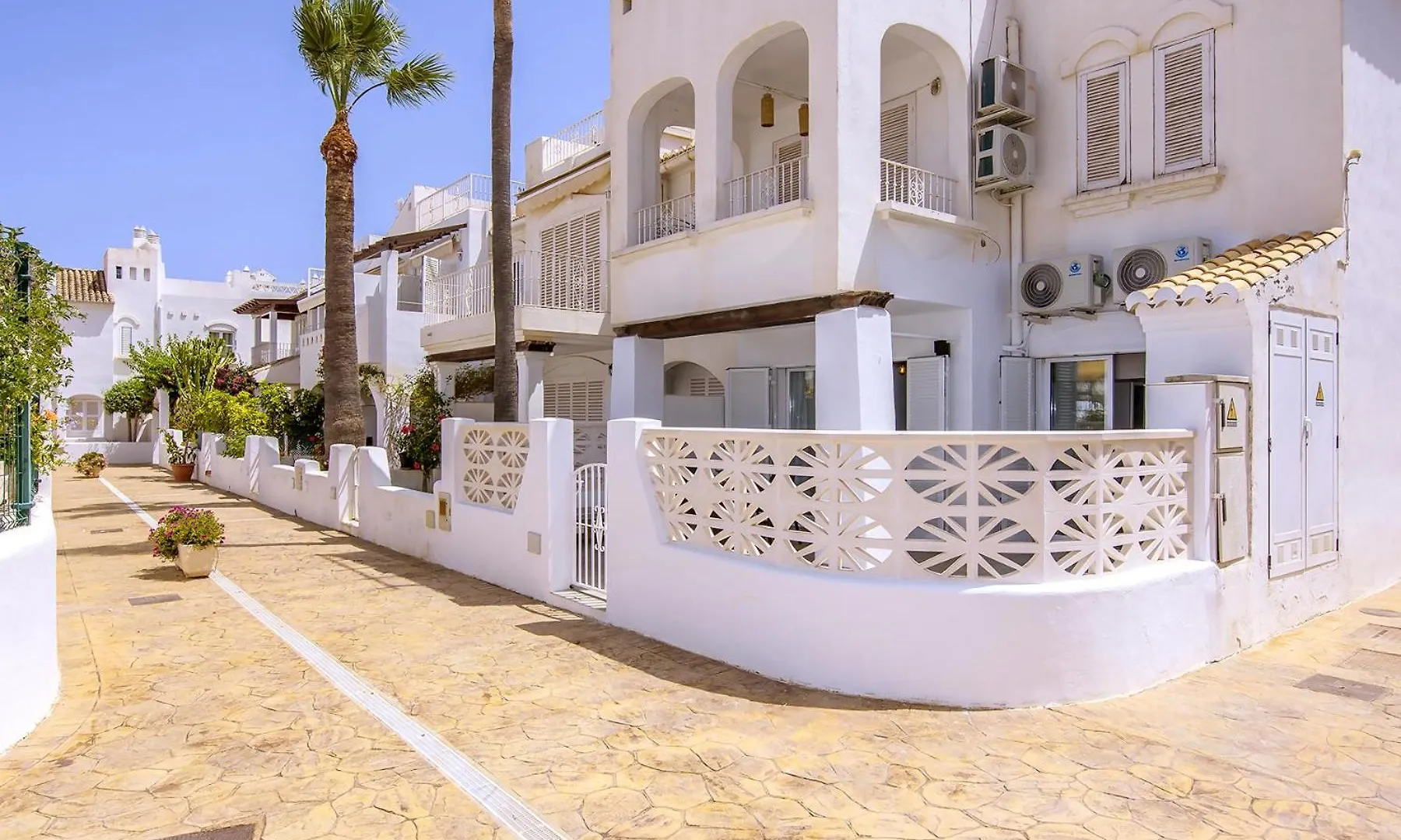 Vera Playa Fantastico Bajo Jardin Piscina Wifi Ac Проживание в семье